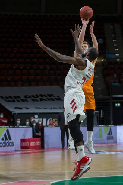 足球仿佛在 足球仿佛在