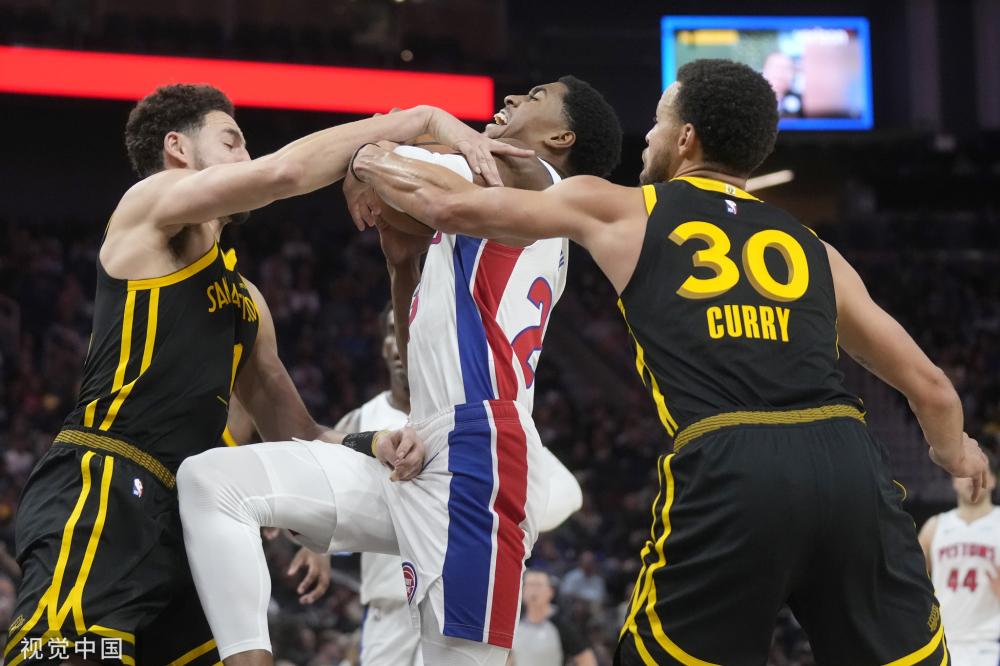 发动快攻 发动快攻