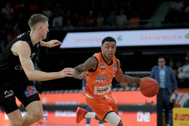 这位年轻球 这位年轻球