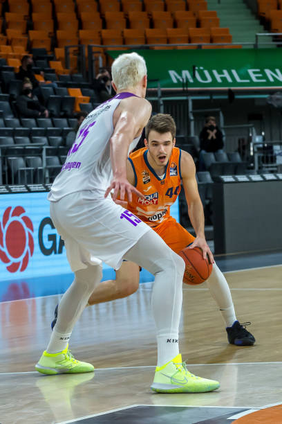 深入分析他 深入分析他